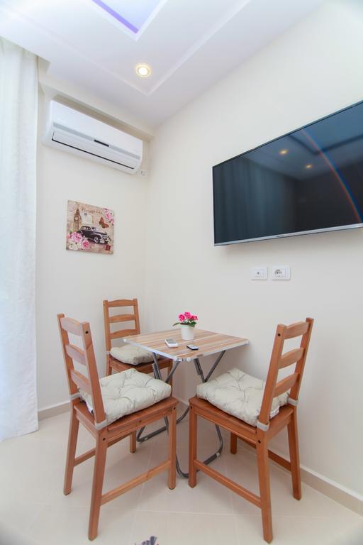 Blue Sea Apartments Sarande Exterior photo